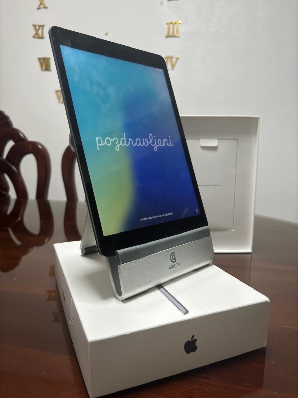 celulares y tabletas - iPad modelo MK2K3LL/A en color Space Gray. 1