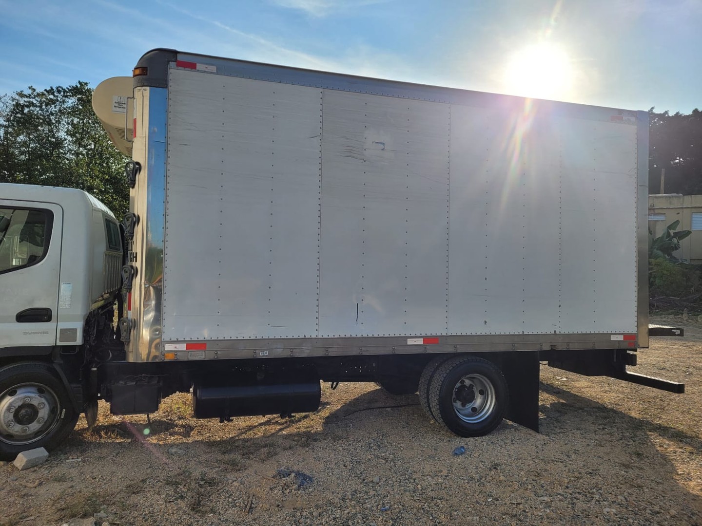 camiones y vehiculos pesados - Vendo traspaso de camion mitsubishi año 2014. $750,000 negociable. 4
