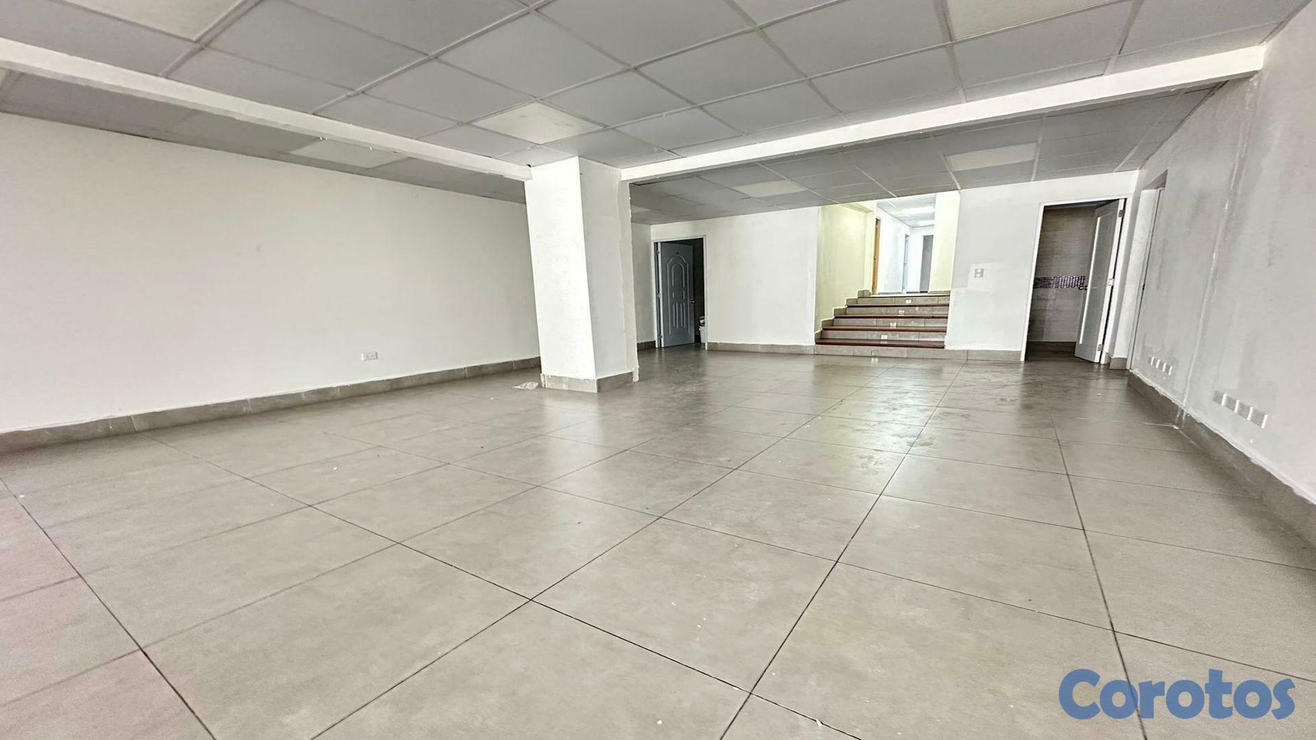 oficinas y locales comerciales - En los Restauradores amplio local para oficinas 1