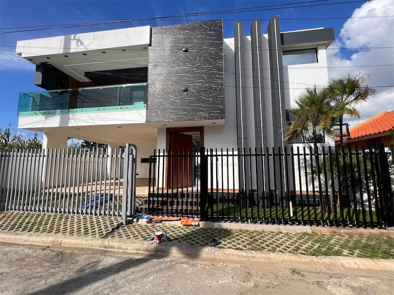 casas - Casa con Piscina en venta en Proyecto Cerrado Barranquita.