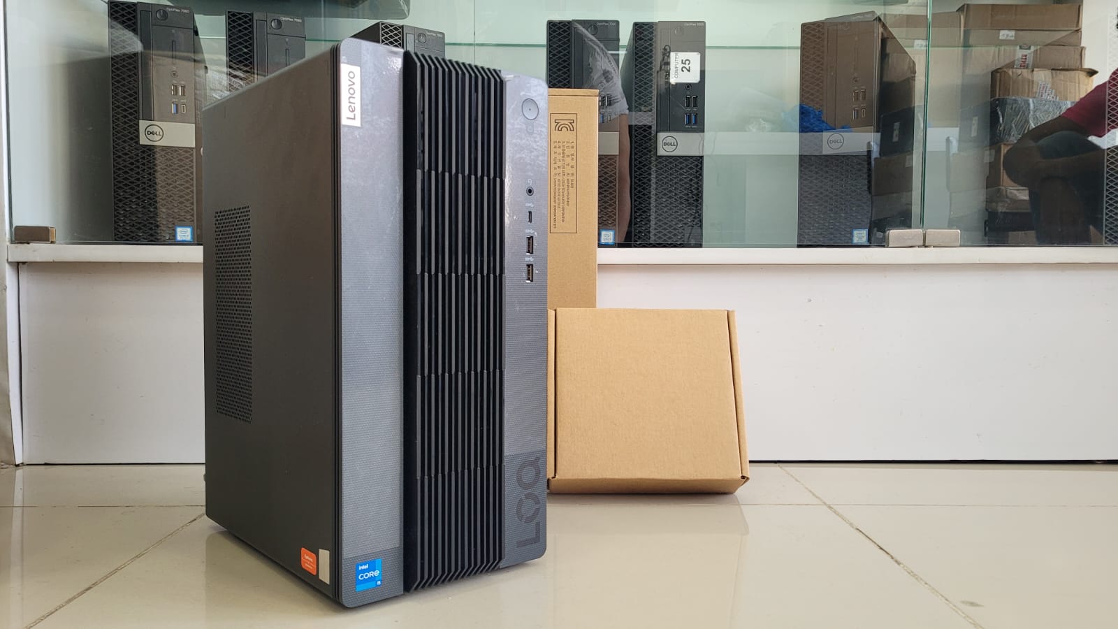 computadoras y laptops - COMPUTADORA GAMING LENOVO i5 13va RTX 3050 8GB 512 2
