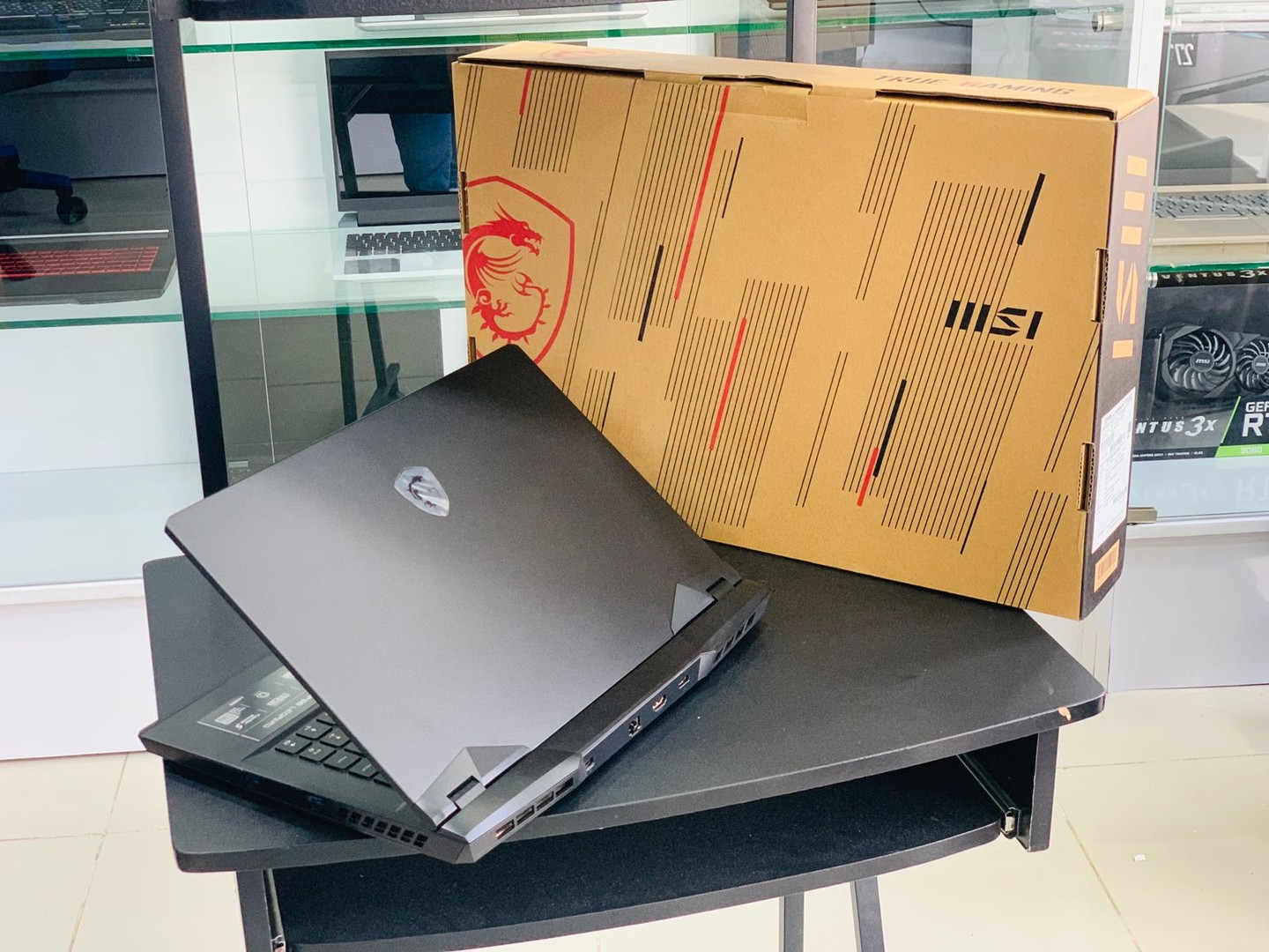 computadoras y laptops - Laptop Gaming MSI LEOPARD i7 11th RTX 3070 GDDR6 1TB Nvme 1