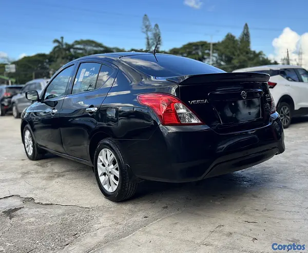 carros - Nissan Versa SV 2019 – Special Edition  4