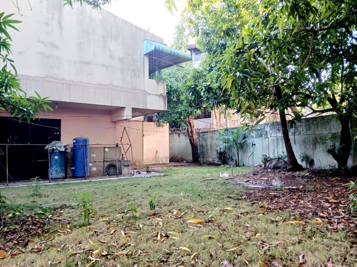 casas - Venta de Casa en Los Cacicazgos o Terreno 5