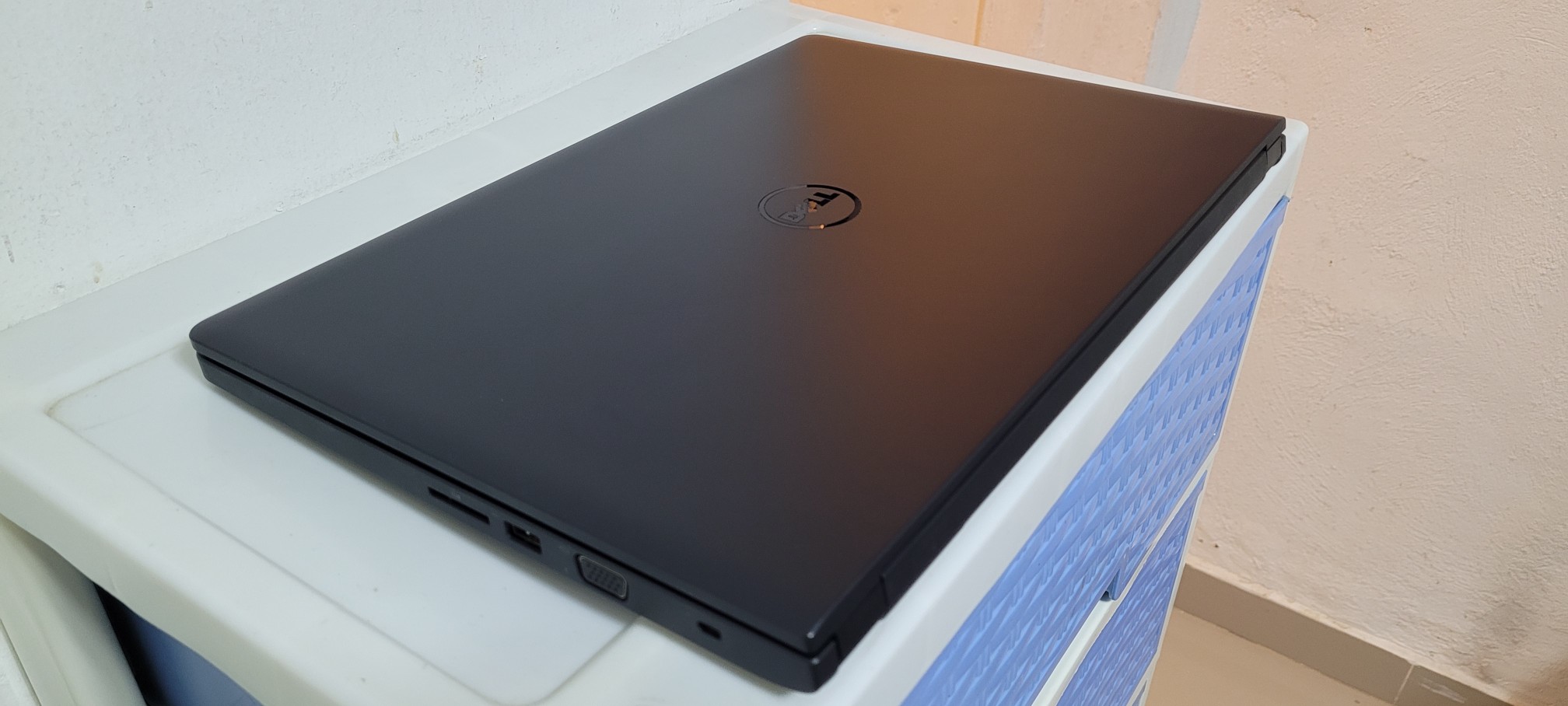 computadoras y laptops - Dell 3590 17 Pulg Core i5 8va Gen Ram 8gb ddr4 Disco 256gb SSD Solido 1080P 2