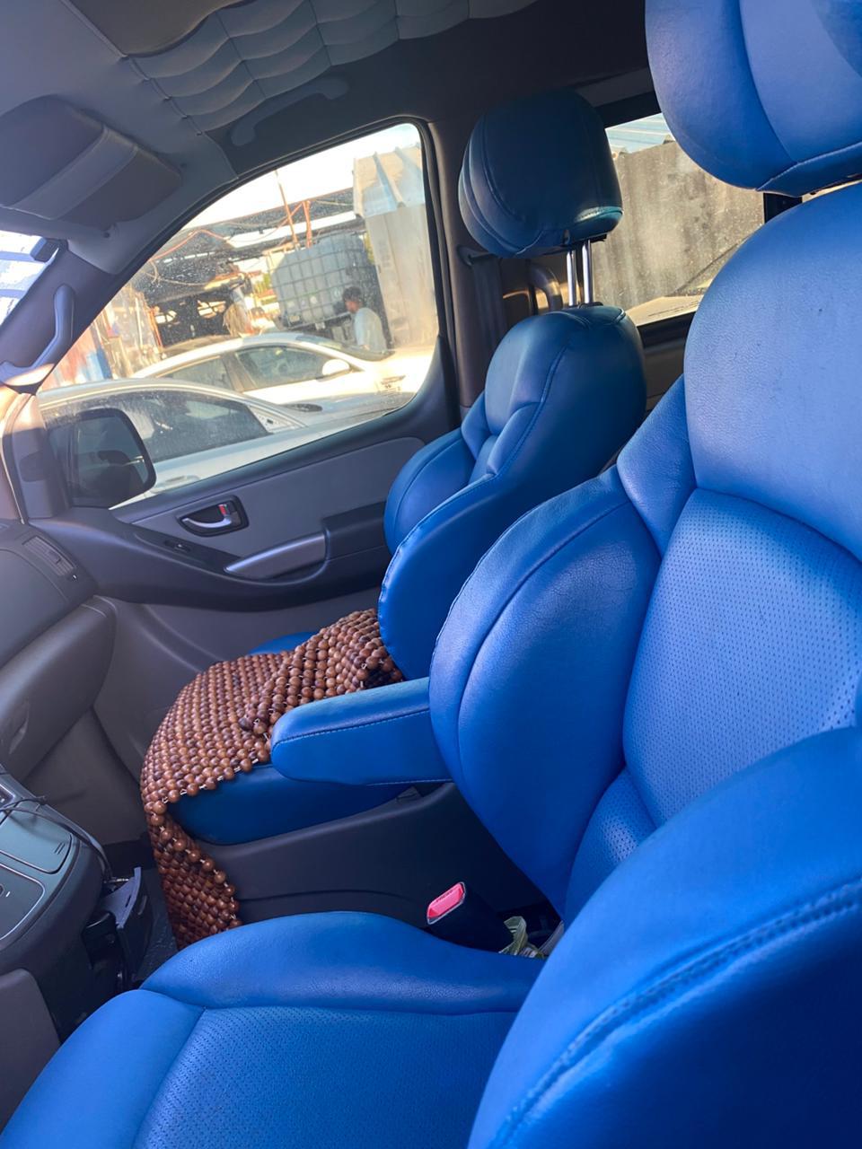 jeepetas y camionetas - HYUNDAI GRAND STAREX 2020 NEGRA DESDE: RD$ 1,550,000.00 4