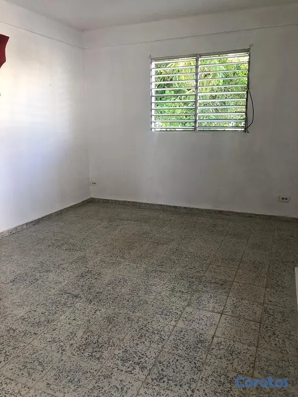 casas - 
VENDO CASA EN MOCA
NEGOCIABLE
TÍTULO AL DIA 


 11