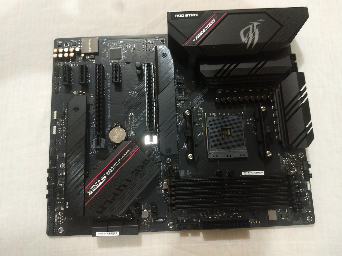 computadoras y laptops - Motherboard Asus ROG Strix B550-F Gaming WiFi II AMD AM4 5