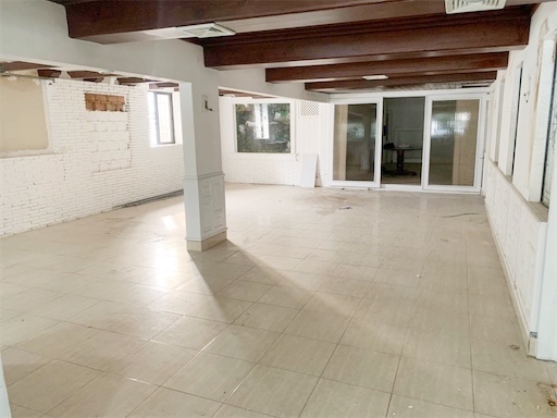 oficinas y locales comerciales - Local con espacio abierto en zona de Naco 2