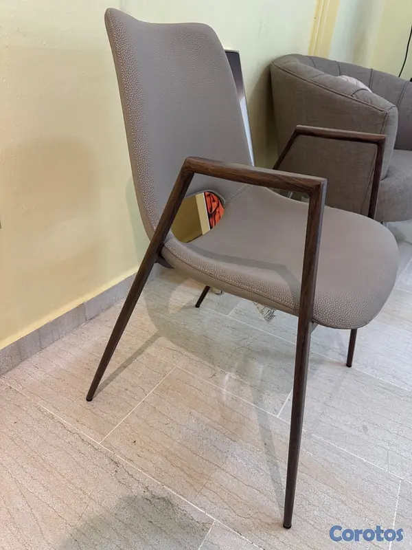 muebles y colchones - 5 sillas de comedor casi nuevas 8,500 cada una 2