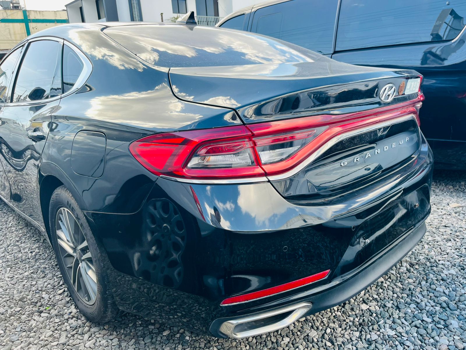 carros - HYUNDAI GRANDEUR 2017 NEGRO DESDE: RD$850,000,00 3