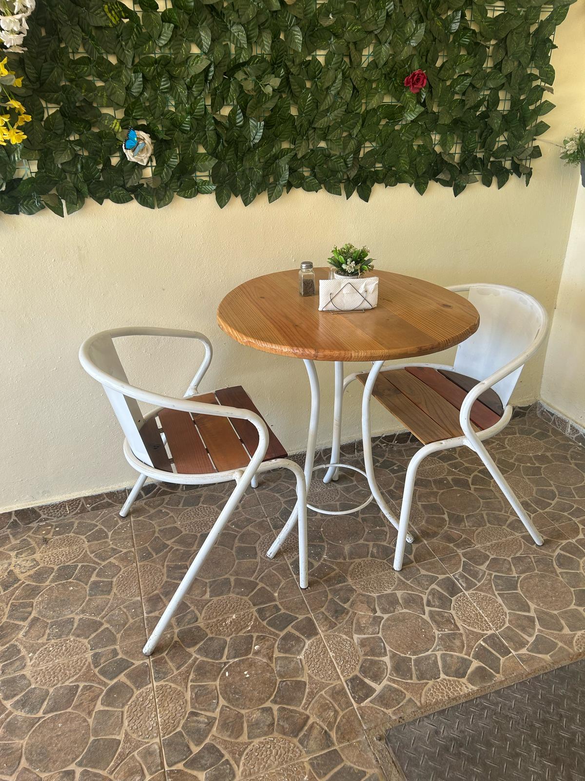muebles y colchones - Pequeño juego de comedor  0
