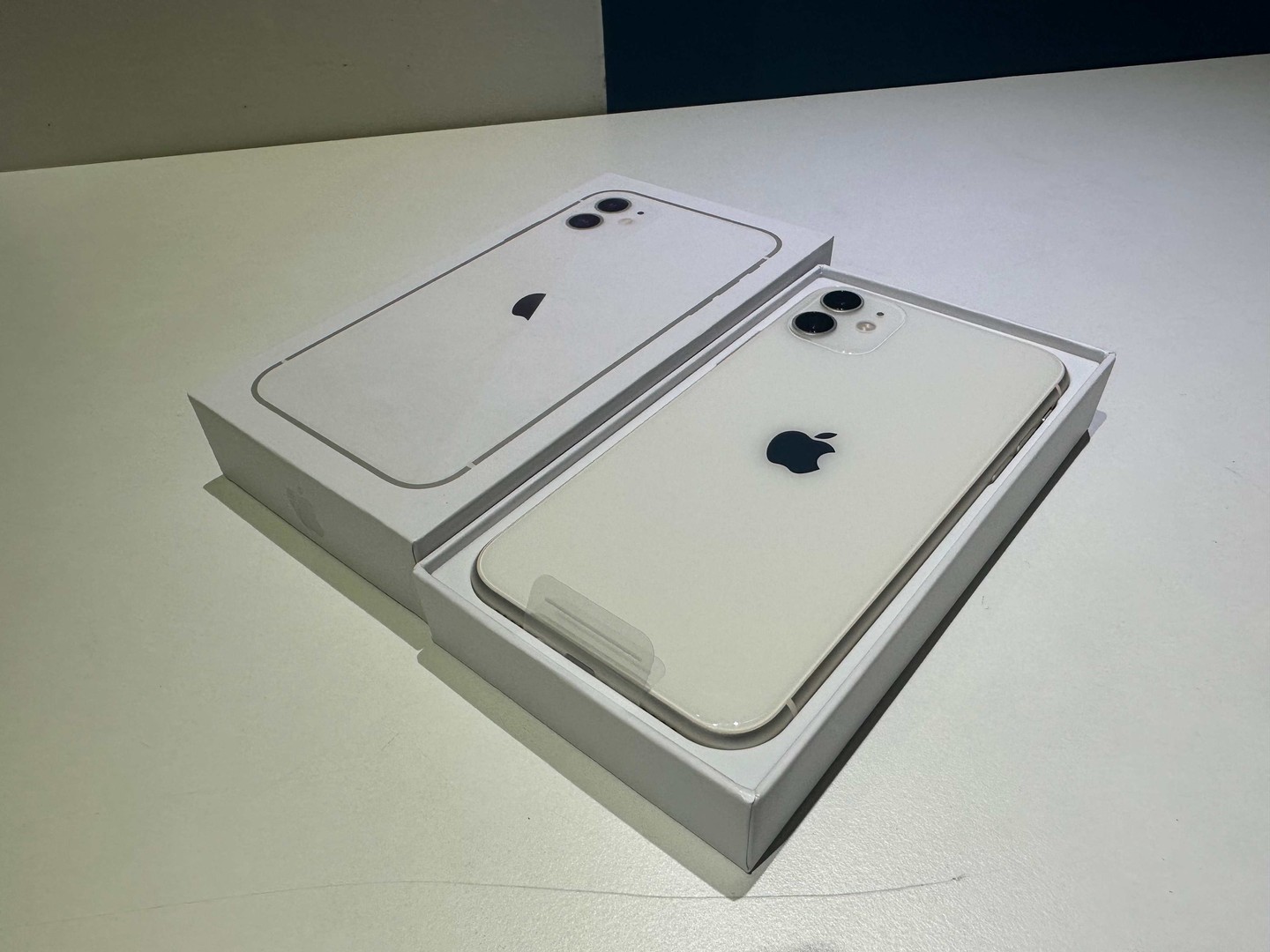 celulares y tabletas - Vendo iPhone 11 128GB Blanco Nuevo. Desbloqueado, Clean imei, RD$ 22,995 NEG
