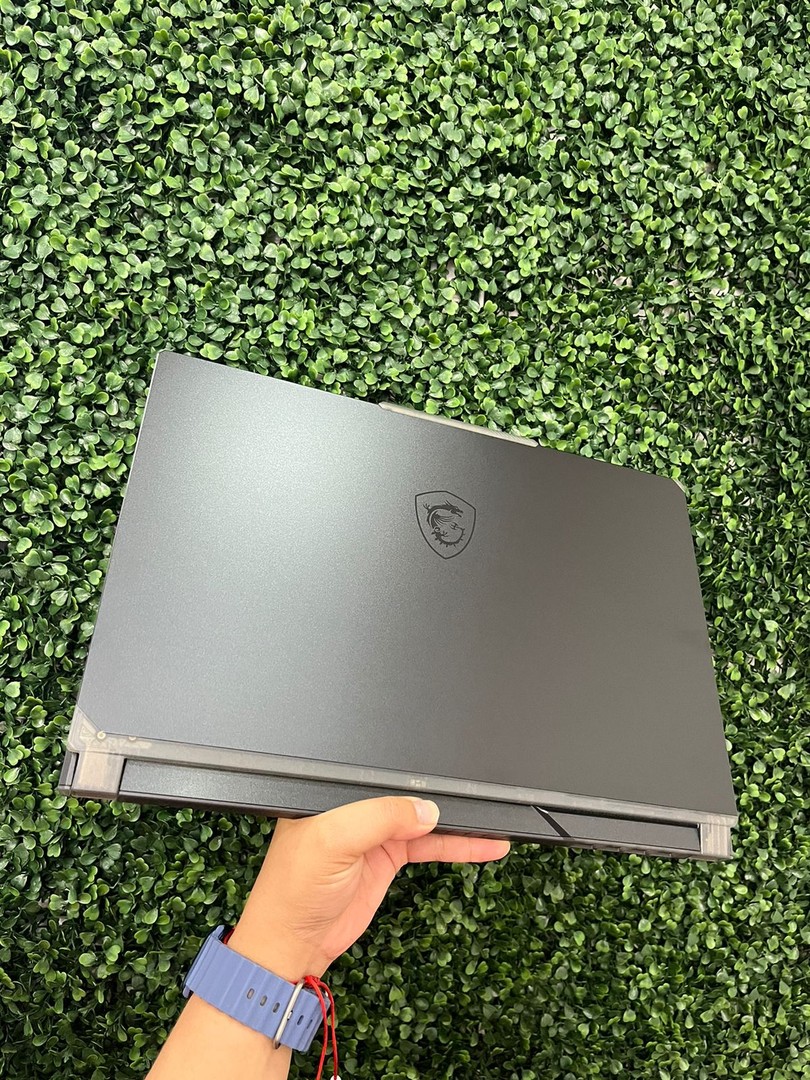 computadoras y laptops - MSI CYBORG 15 A12VF 12ava GENERACION  1