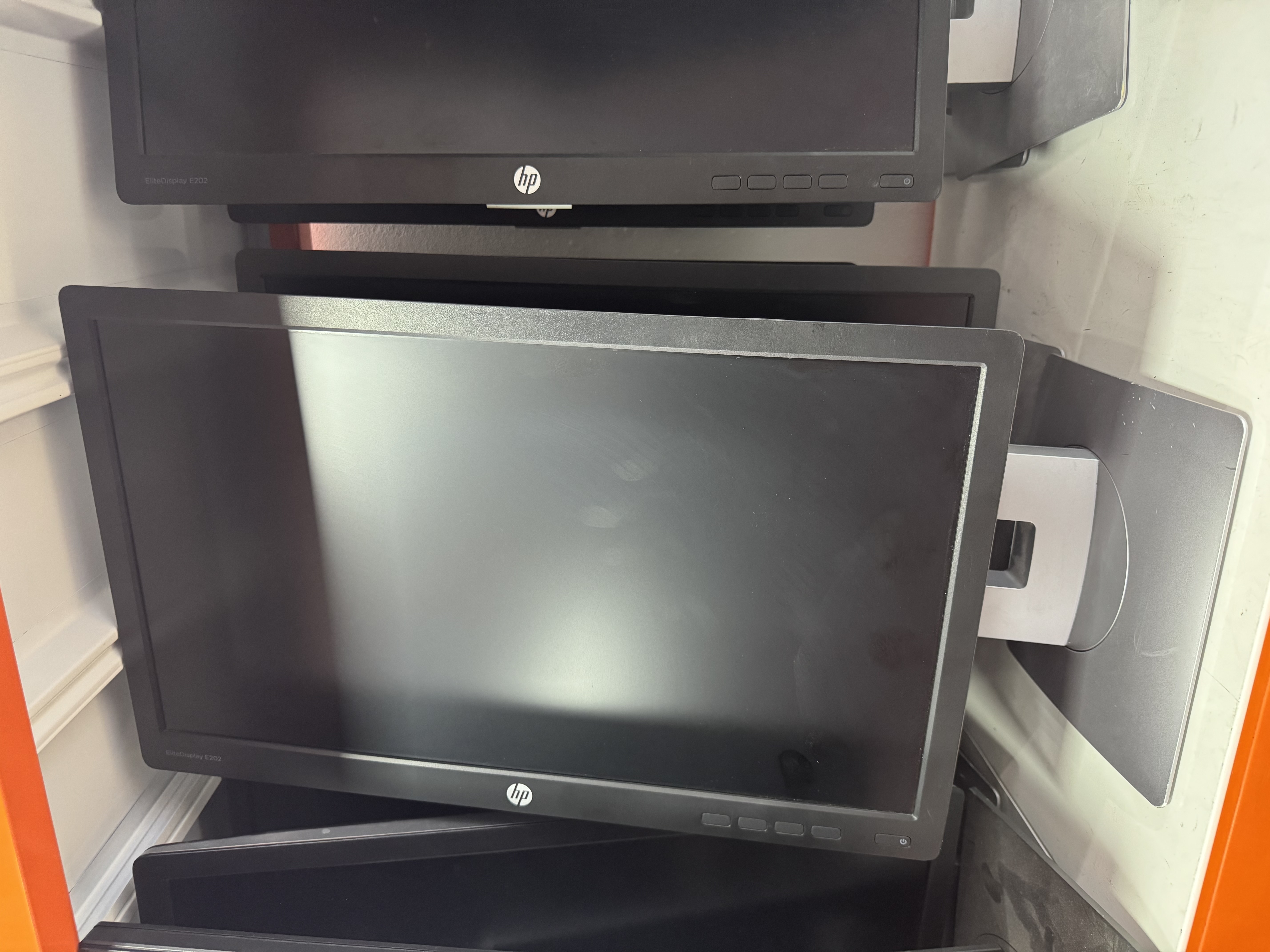 computadoras y laptops - Monitor de 20” HP HDMI  1