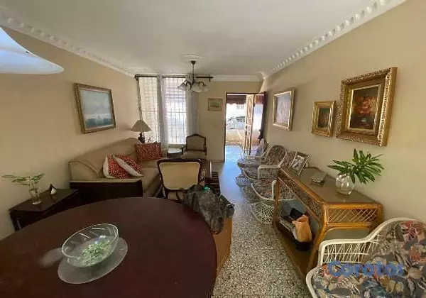 casas - Casa en la Avenida independencia de 4 habitaciones en Venta 3