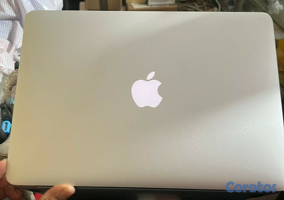 computadoras y laptops - MacBook Air 13.3  i7 memoria  8gb ssd 256gb  1