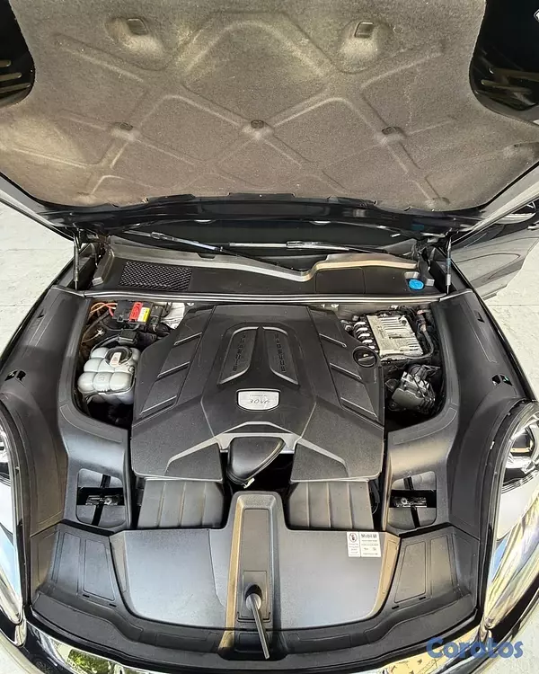 jeepetas y camionetas - Vendo porsche cayenne 2019 9