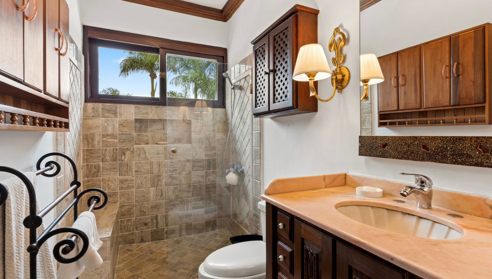 casas vacacionales y villas - Lujosa Villa Totalmente Amueblada en Casa de Campo  3