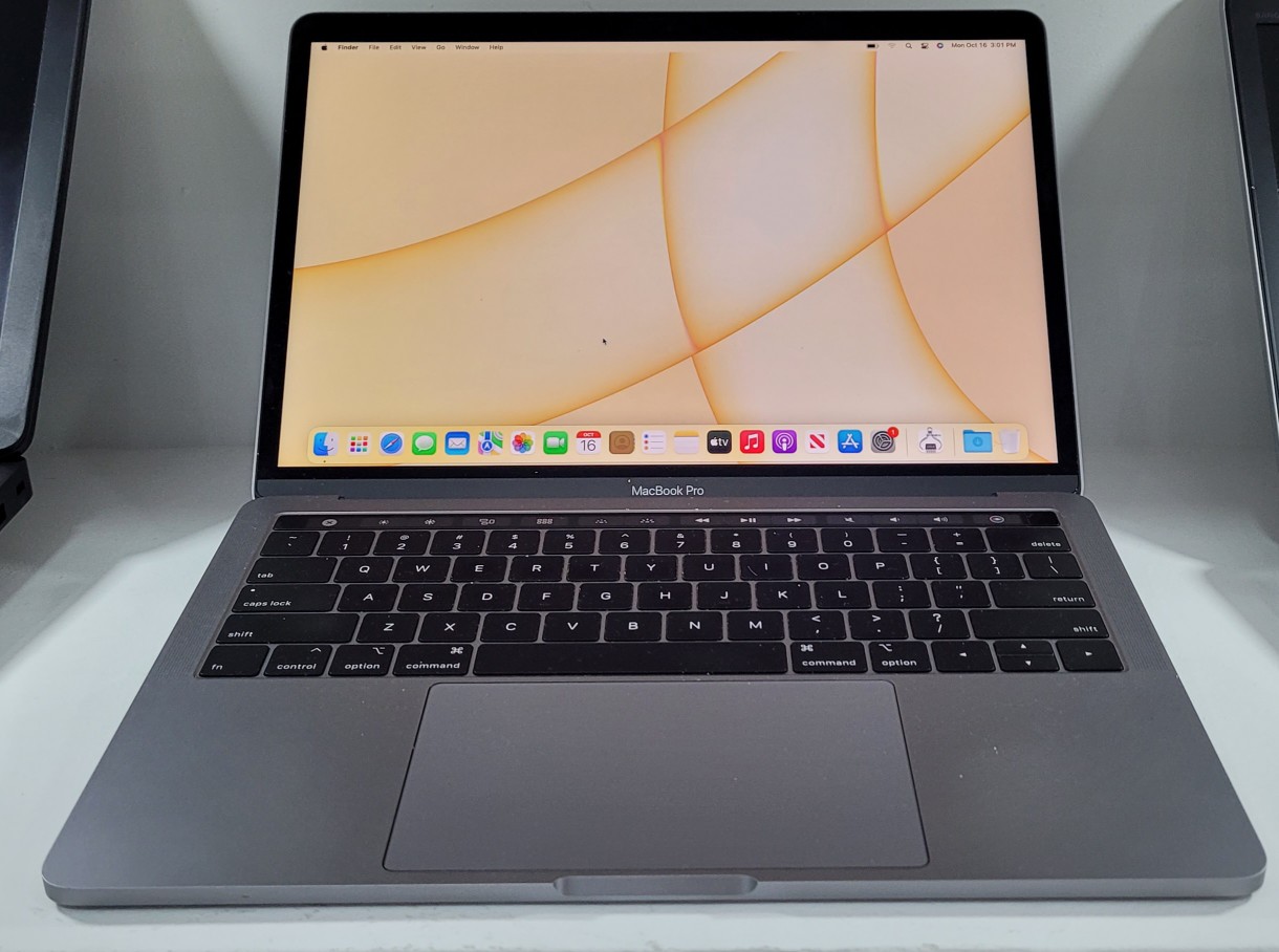 computadoras y laptops - Mac pro Retina 13.3 intel Core i7 Ram 16gb SSD 512gb año 2018 1