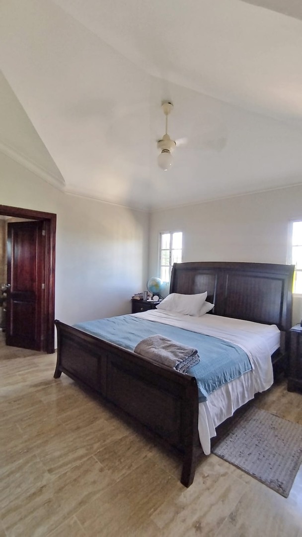 apartamentos - En venta Casa en Cerros de Arroyo Hondo III.
U$S300,000 
200 m²
 2
