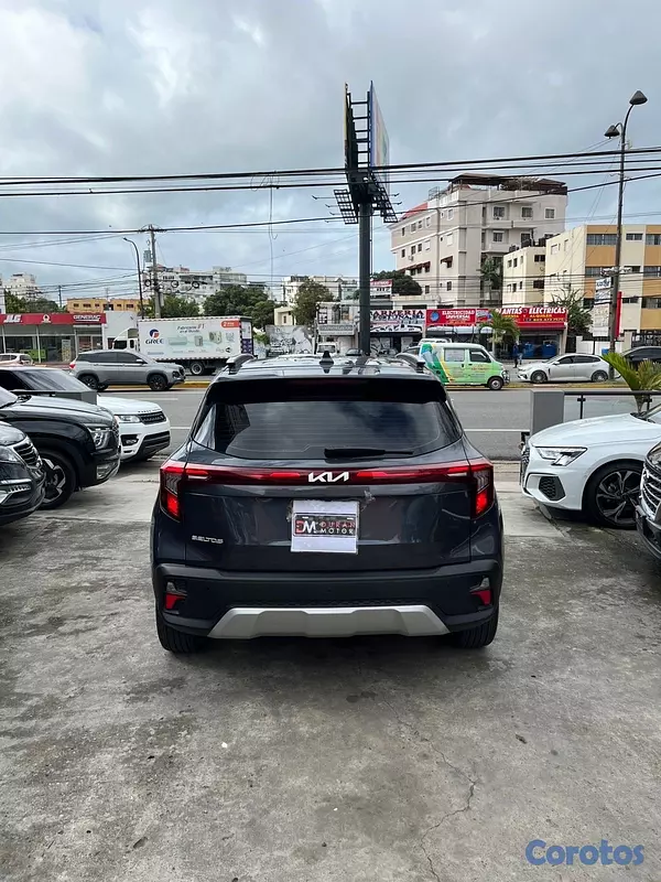 jeepetas y camionetas - Kia Seltos LX 2024
 7