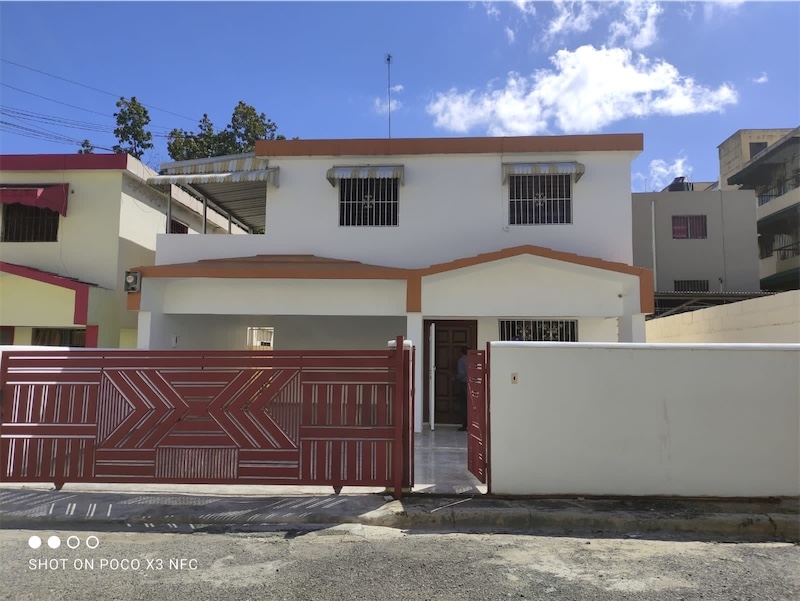 casas - Venta de casa en Alma Rosa 1 en la Costa Rica Santo Domingo este