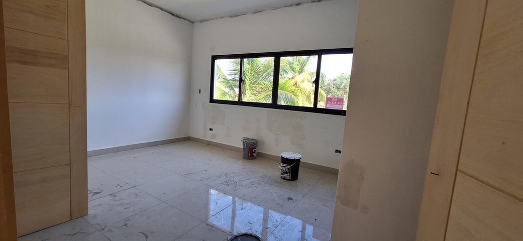 casas - Casa en venta Juan Dolio #24-1462 cuatro dormitorios, 4 parqueos, jacuzzi, estud 3