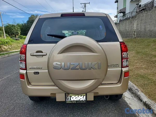 jeepetas y camionetas - Suzuki Grand vitara 2011 Excelentes condiciones 10