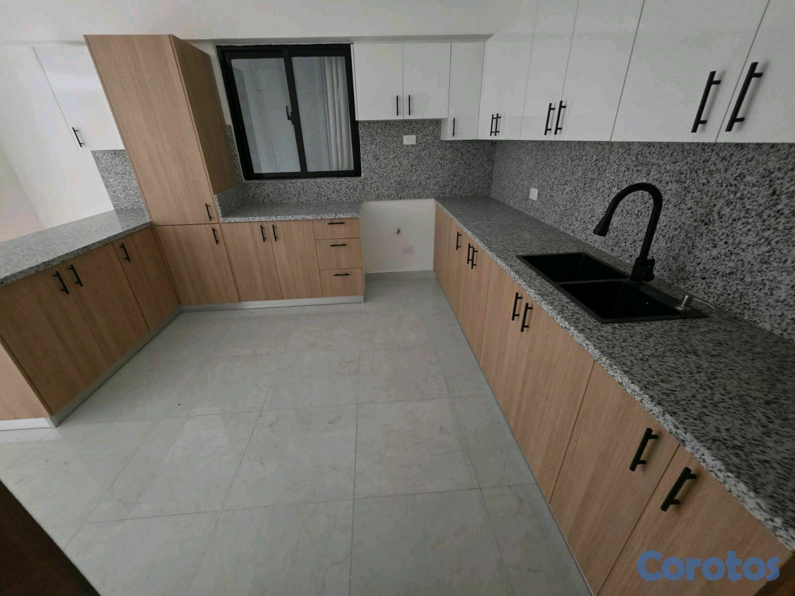 apartamentos - Vendo apartamento 2do nivel con ascensor Don Honorio 4