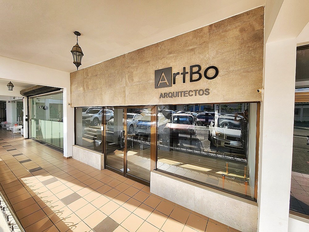 oficinas y locales comerciales - OFICINA COMERCIAL PROXIMO METRO TOURS SANTIAGO 0