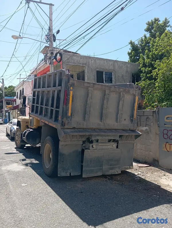 camiones y vehiculos pesados - Camion Mack R600  5