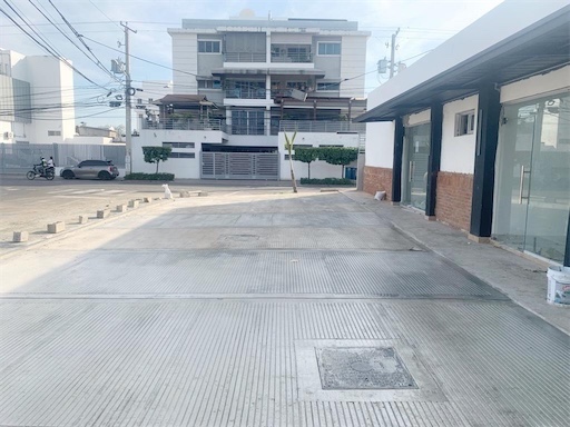 oficinas y locales comerciales - Local céntrico en los prados  3
