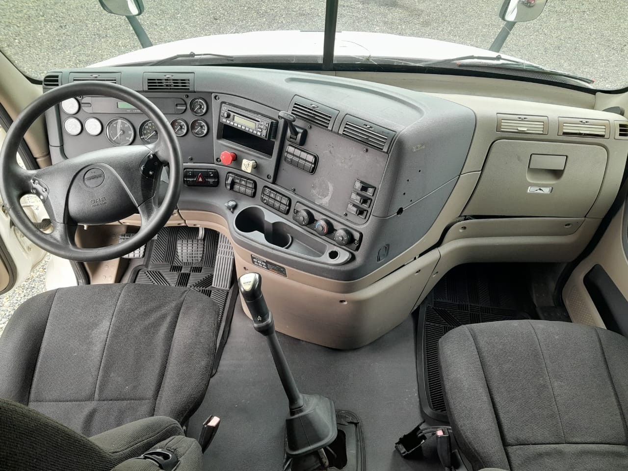 camiones y vehiculos pesados - FREIGHTLINER CASCADIA año 2011 2