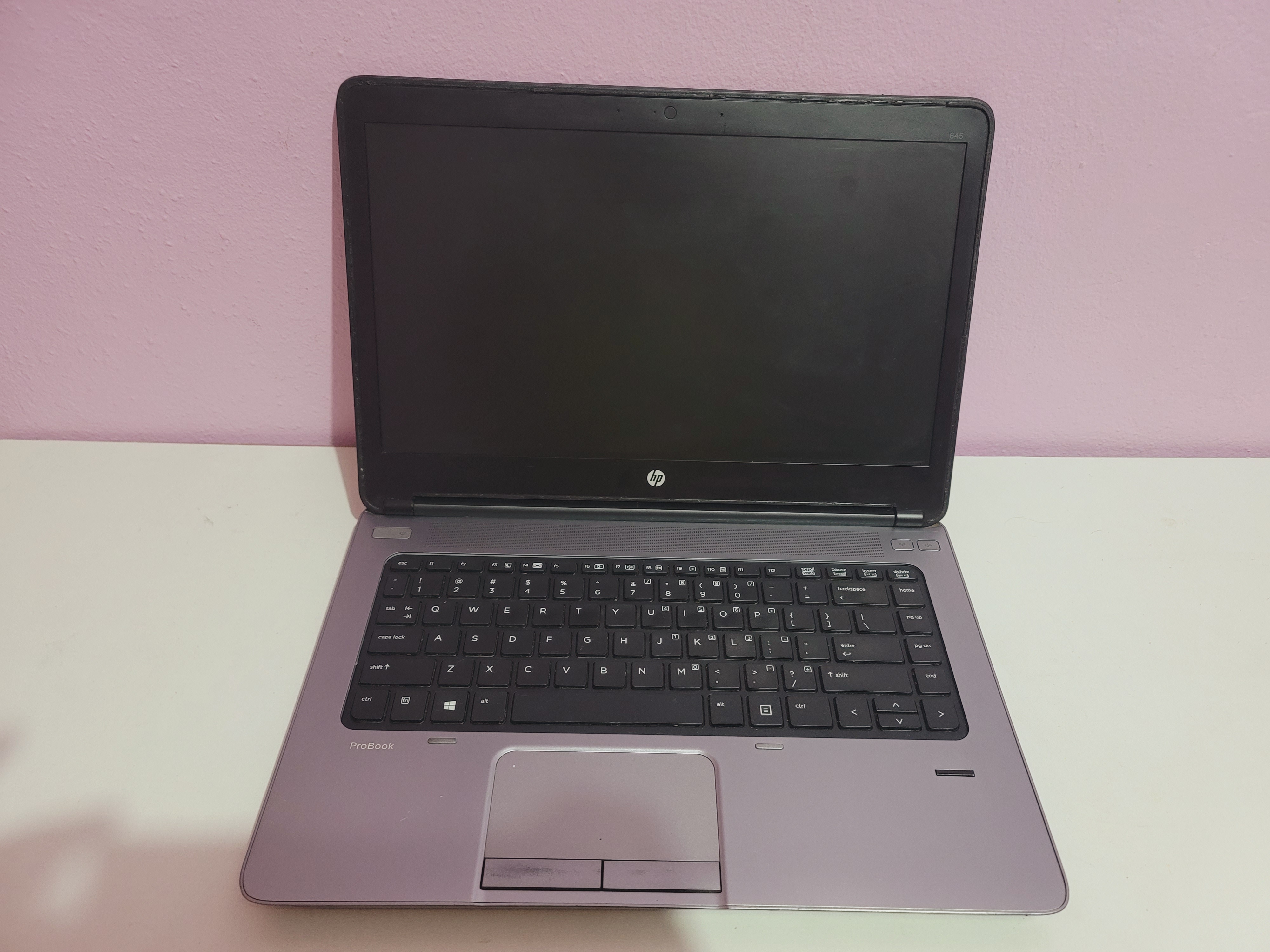 computadoras y laptops - Vendo Laptop HP (Batería Dañada)