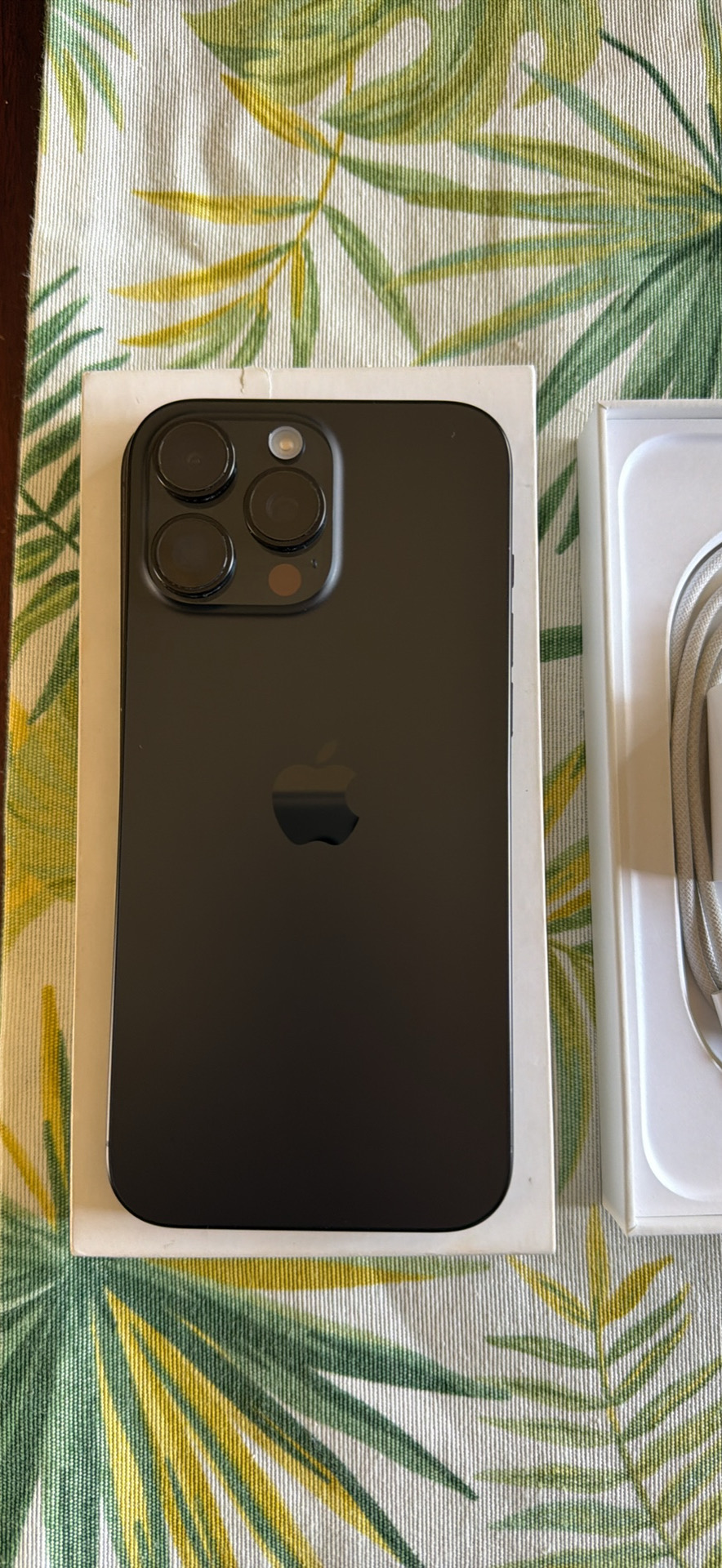 celulares y tabletas - Vendo iphone 16 pro max 256GB 10/10 bateria 98% 3