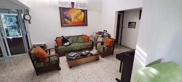 casas - Propiedad céntrica en alquiler 4