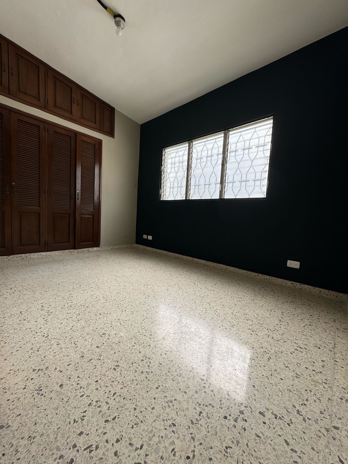 oficinas y locales comerciales - Segundo Piso En Piantini Próximo a Plaza Central 6