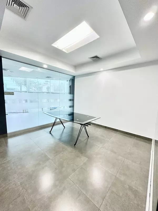 oficinas y locales comerciales - Local corporativo céntrico  2