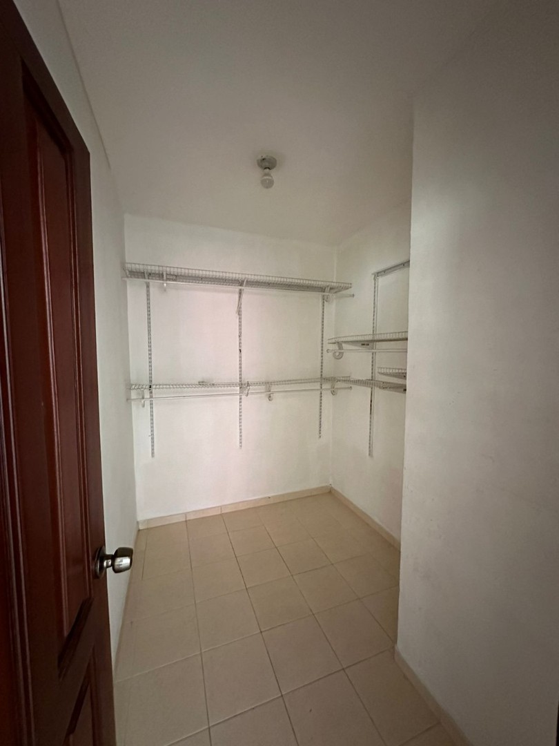 apartamentos - Apto en El Millon
RD$9.5MM
135 m^2
Edificio 4 niveles, 1er nivel parqueos SIN as 7