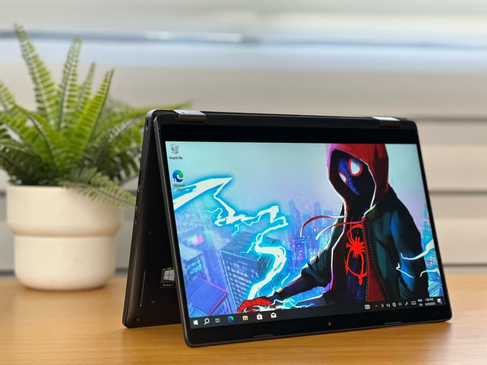computadoras y laptops - Laptop Dell 2 en 1 5300 Touch i5 / 16GB / 250 SSD 2