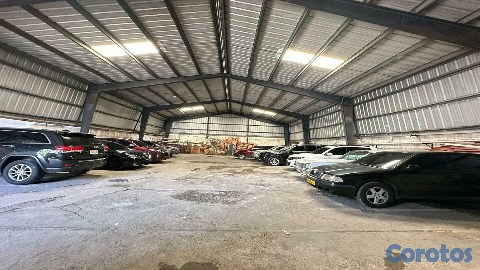 oficinas y locales comerciales - En los Restauradores amplio local para oficinas 2