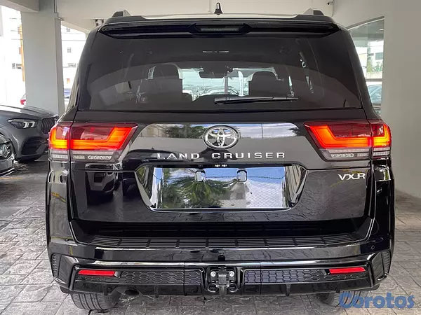 jeepetas y camionetas - Toyota Land Cruiser VXR 2026 9