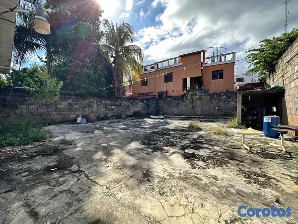 casas - venta de casa en la charles de Gaulle con patio grande Santo Domingo este  7