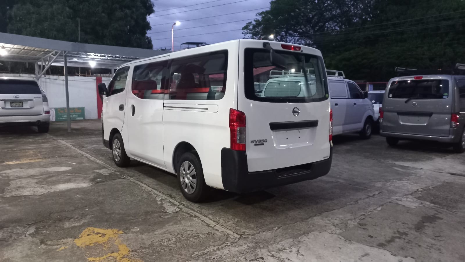 otros vehiculos - Nissan NV 350 2018 DE CARGA Y PASAJEROS 3