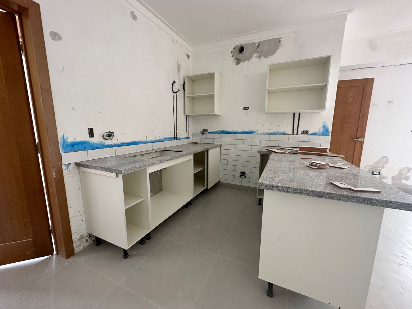 apartamentos - Vendo Mirador Norte, piso 4 precio. 3 habitaciones con su baño 1