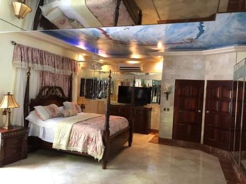 casas vacacionales y villas - Vendi hermosa villa en Bavaro punta cana 
5,700. Mt2. De solar 
 3