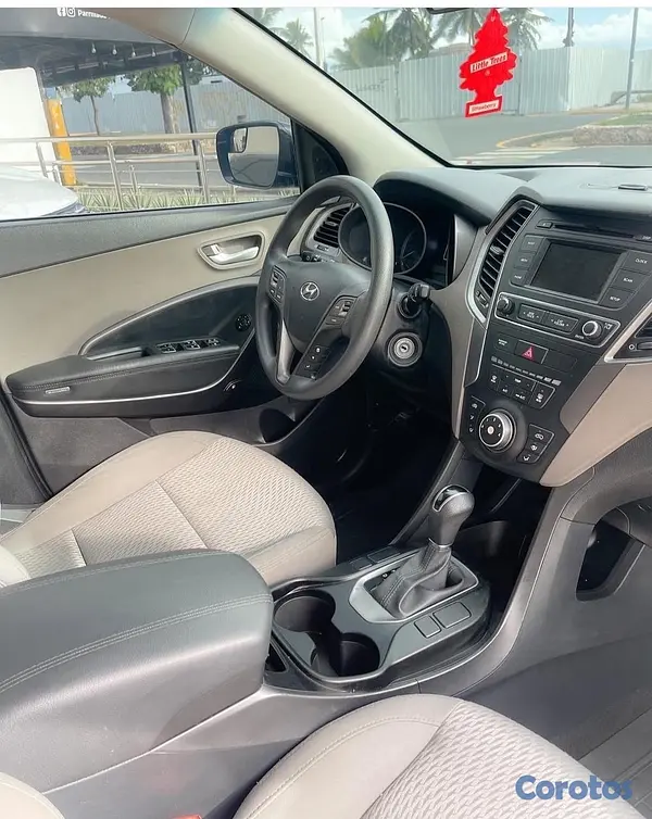 jeepetas y camionetas - Hyundai Santa Fe Sport 2017 4x4 – Clean Carfax 9