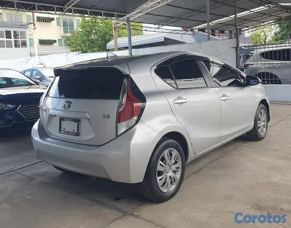 carros - ***TOYOTA AQUA 2017 IMPECABLE 4
