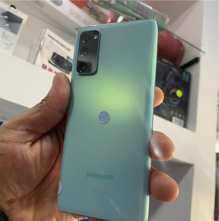 celulares y tabletas - Samsung s20FE 5G 128GB 3